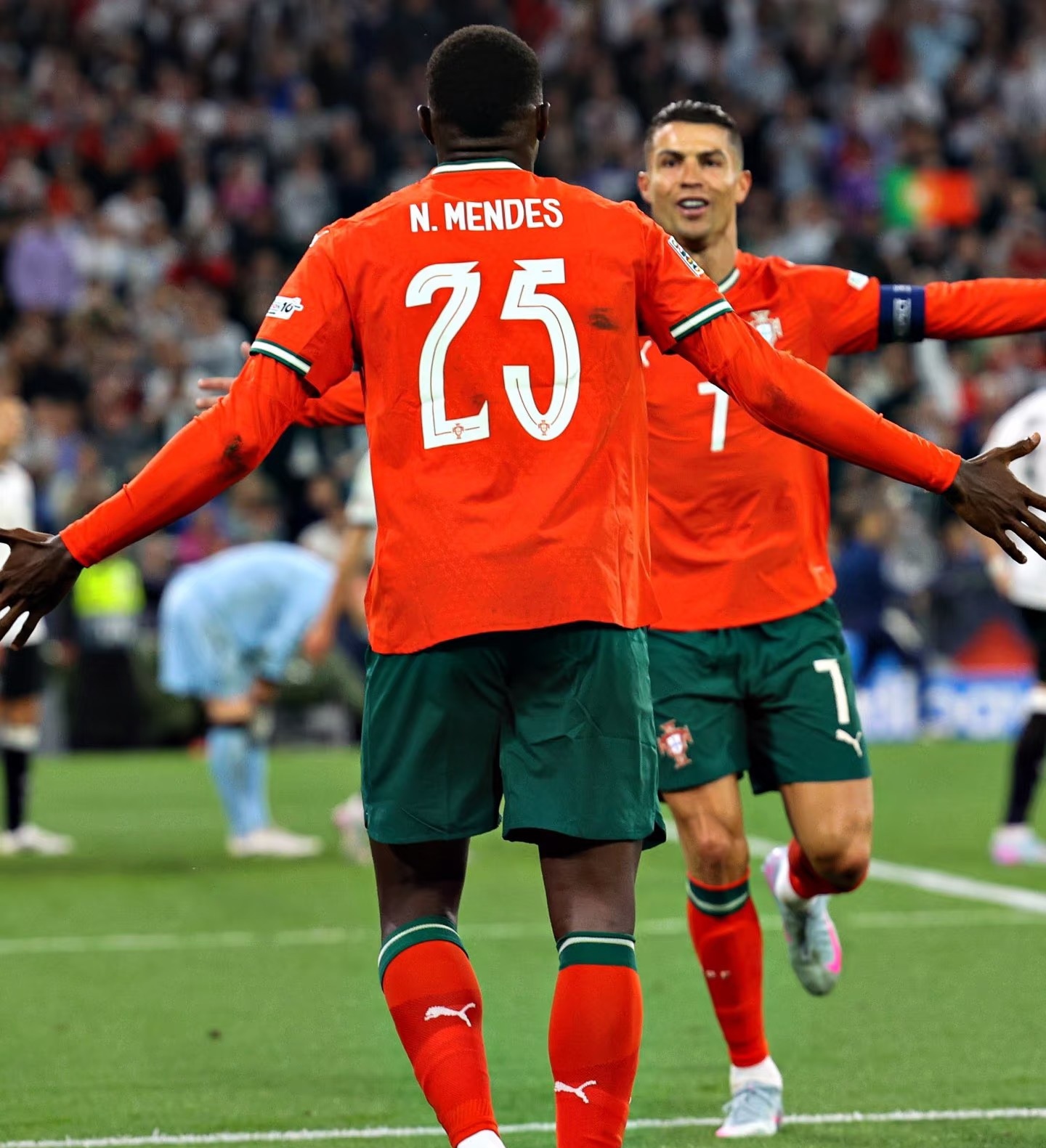 马赛鏖战葡萄牙，科曼打破历史纪录