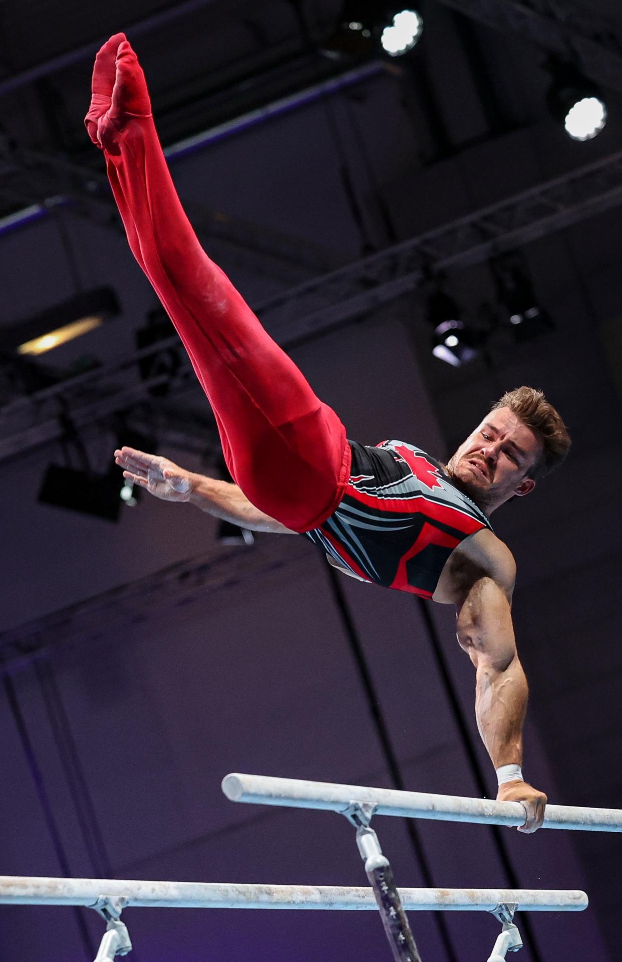 体操选手刷新世界纪录，震撼全场