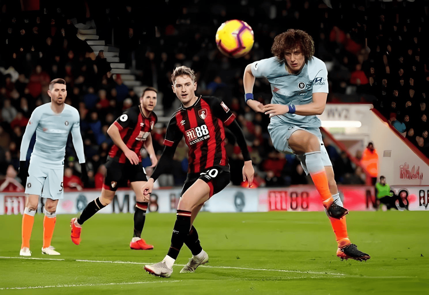 爱游戏大厅-焦点大战：英超上演巅峰碰撞的简单介绍