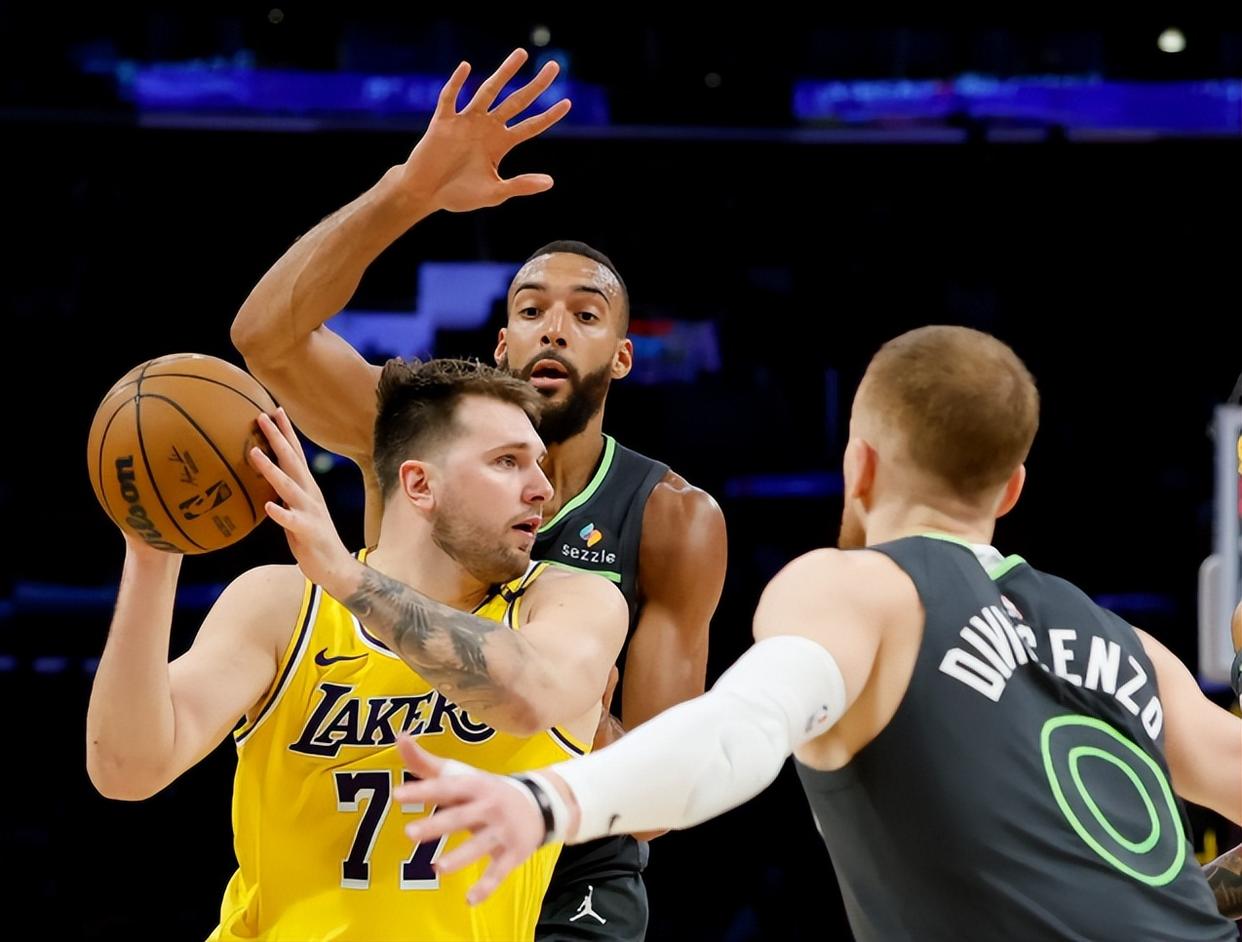 魔术鏖战湖人，戈贝尔刷新纪录