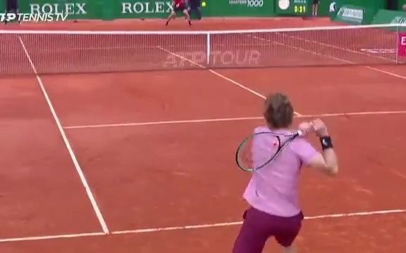 法网横扫蒙特卡洛大师赛，西西帕斯点燃赛场