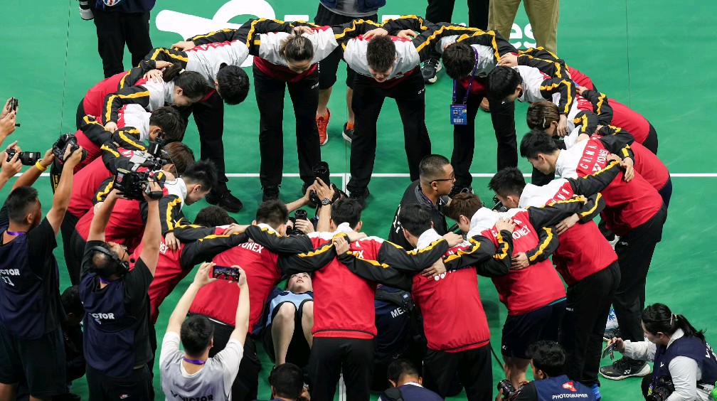 爱游戏tv-法国队完胜丹麦队，郑思维带队取胜