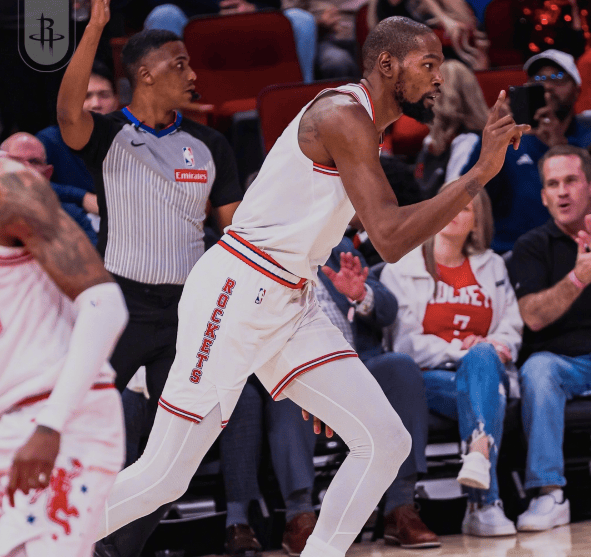 热火横扫广州队，杜兰特状态火热