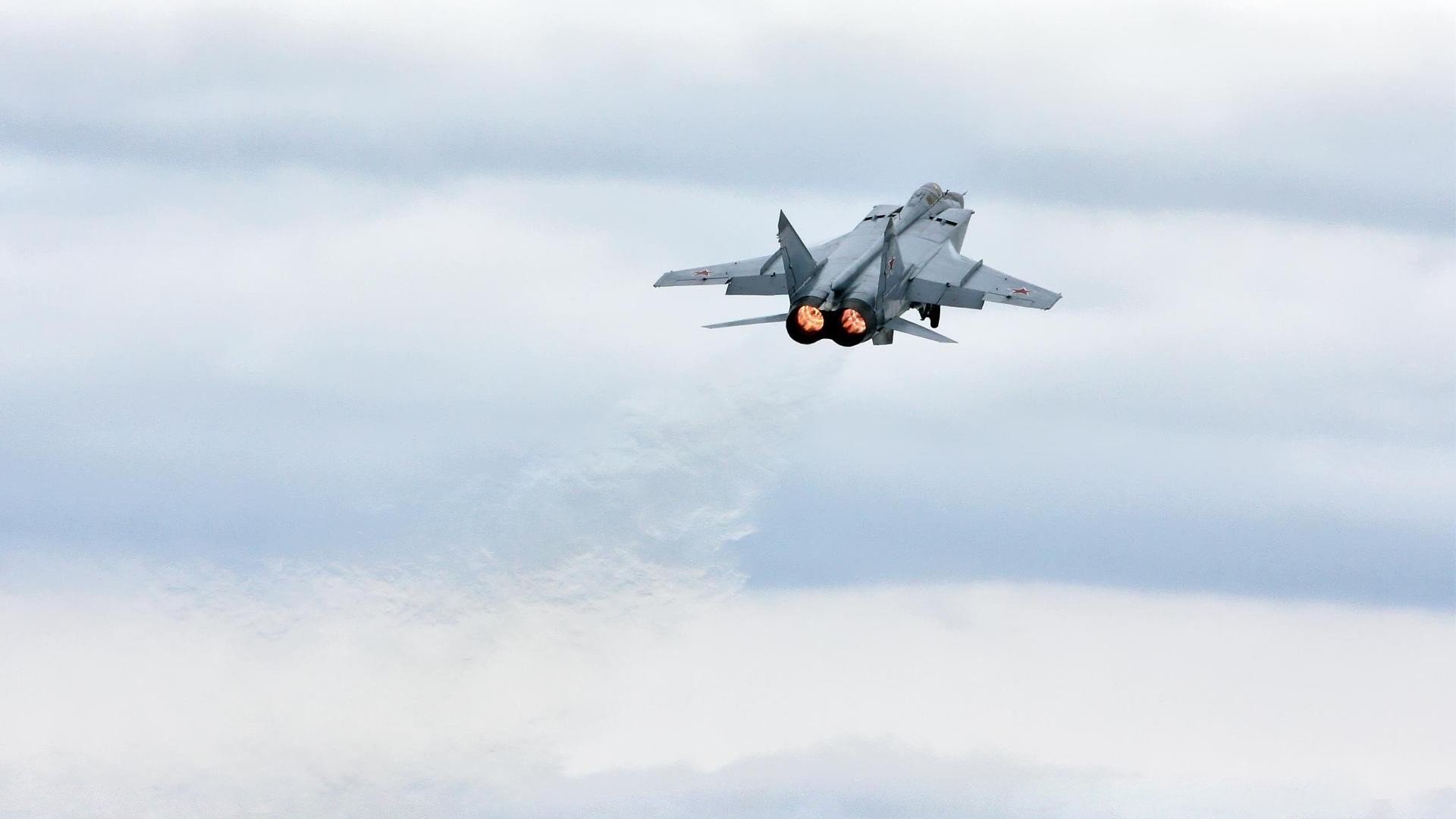 绿茵场外的绝杀，阿圭罗化身关键先生，卡塔尔如何一波带走美国？